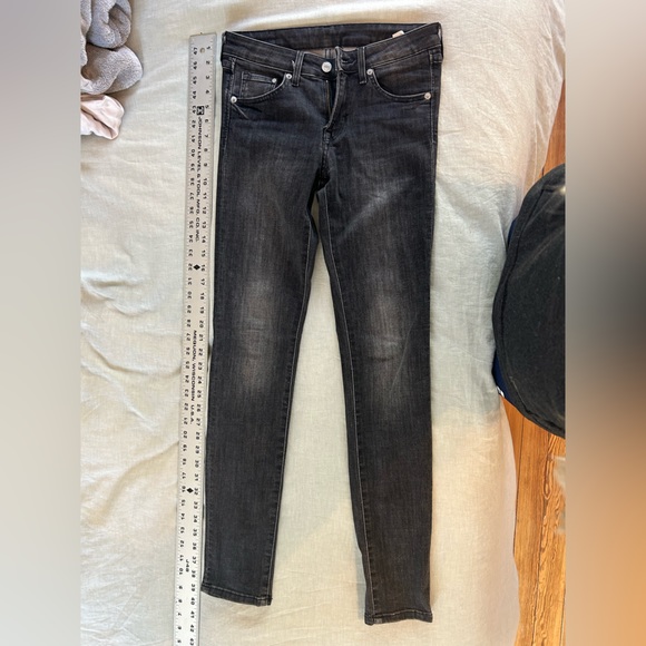 H & M women’s jeans - Picture 3 of 7